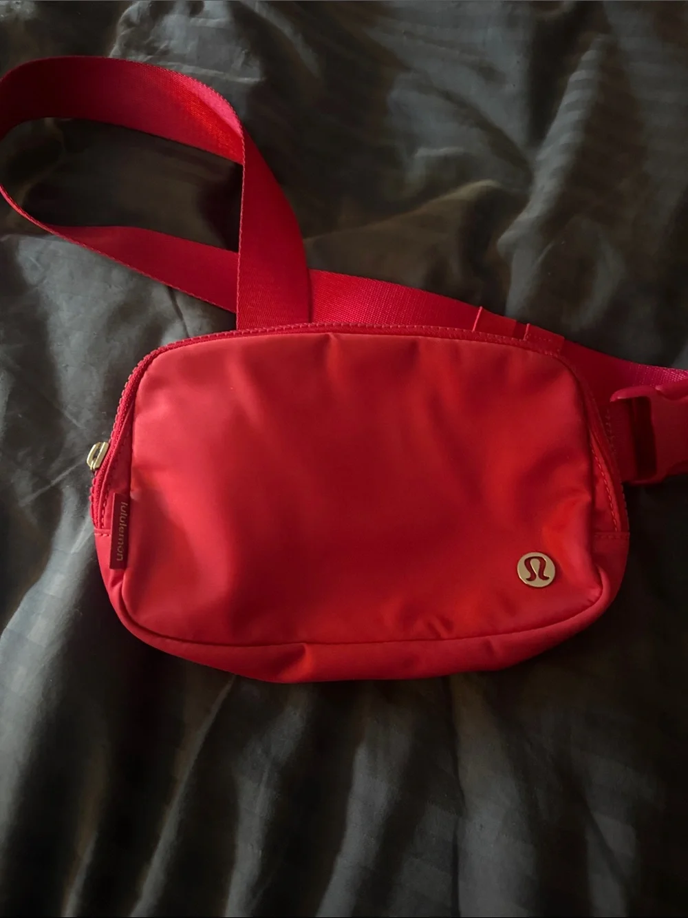 lululemon athletica Red Crossbody Travel Waist Bag - Picture 3 of 6